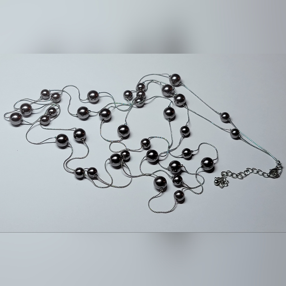 Bead chain necklace, gray